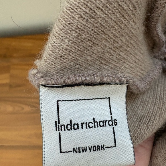 Super soft wool beanie with real fur Pom-Pom and studded shiny star accent - Picture 7 of 12